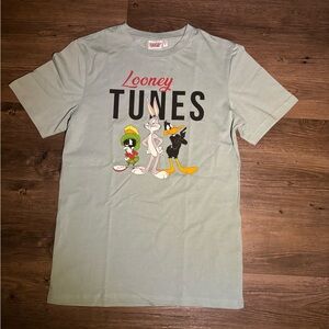 smal blue/green looney tunes shirt